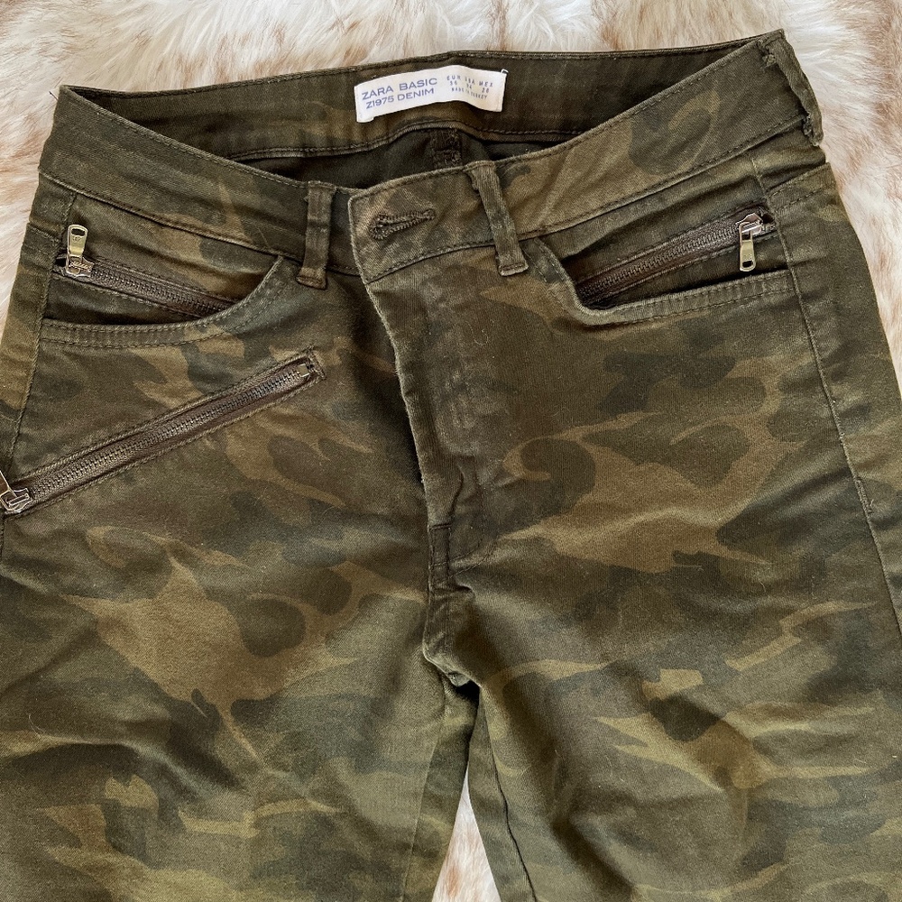 Zara Z1975 Camo Skinny Pants (Size 4)